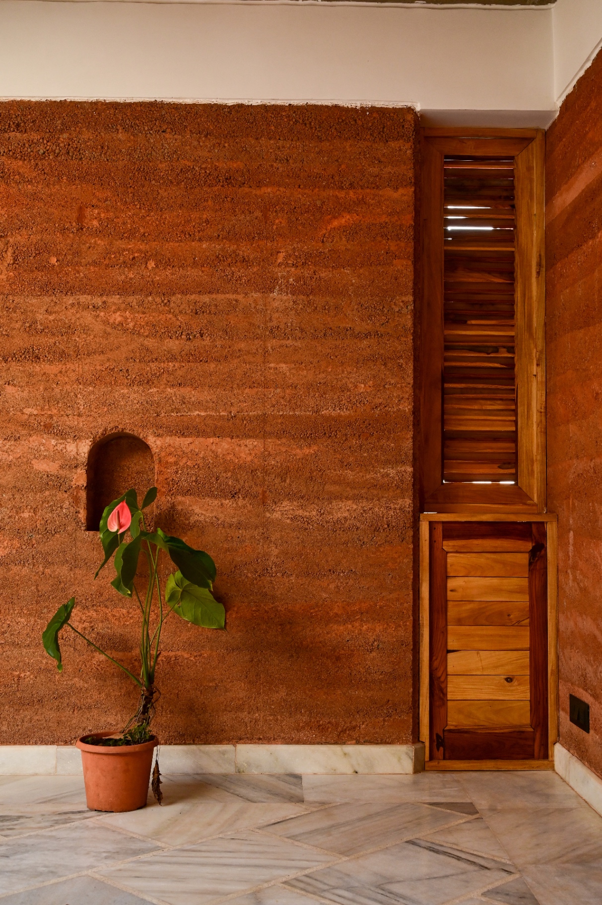 Salmon House — detail two